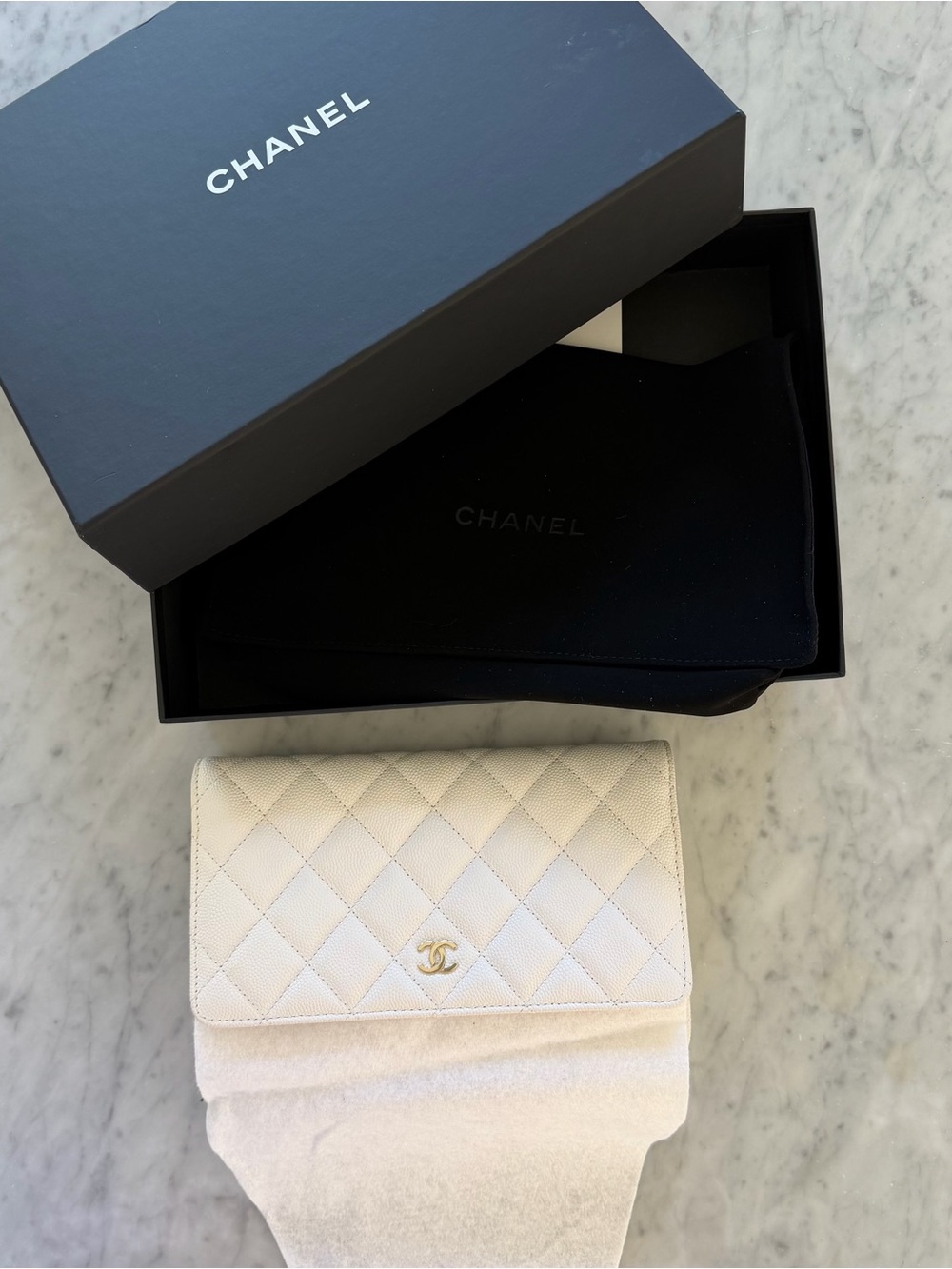 Chanel White Wallet on chain - Authentic - Picture 14 of 16